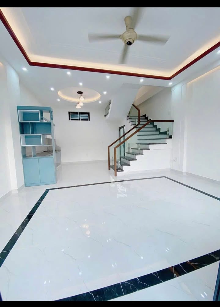 Nhà 3 tầng có sân cổng tại Trần Tất Văn, Kiến An - Diện tích 44m² giá 1.75 tỷ - Sẵn sàng vào ở!