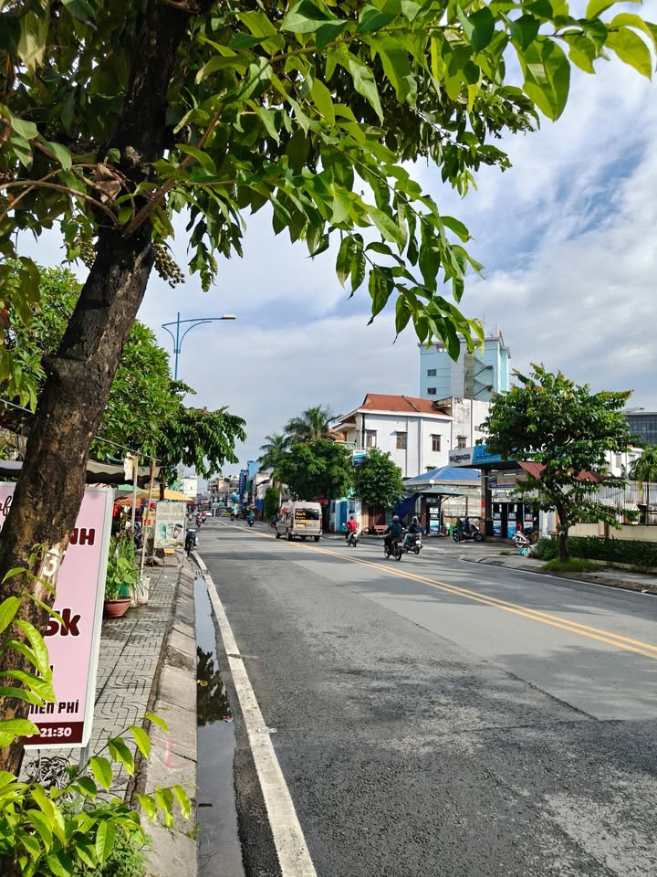 Nhà Mặt Tiền Đường Lê Lợi, Hóc Môn 295m² giá 8.9 tỷ - Đầu tư sinh lời lý tưởng!