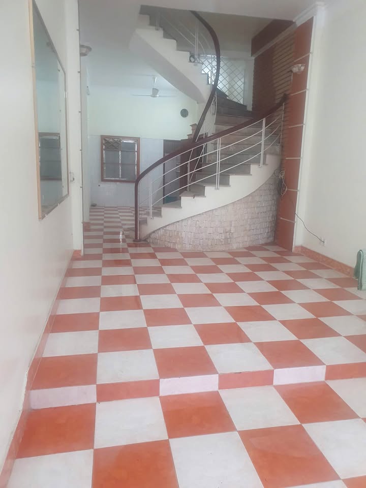 Nhà 2 tầng mặt phố Trần Hưng Đạo 56m² giá 672 triệu - Giao thông thuận tiện!