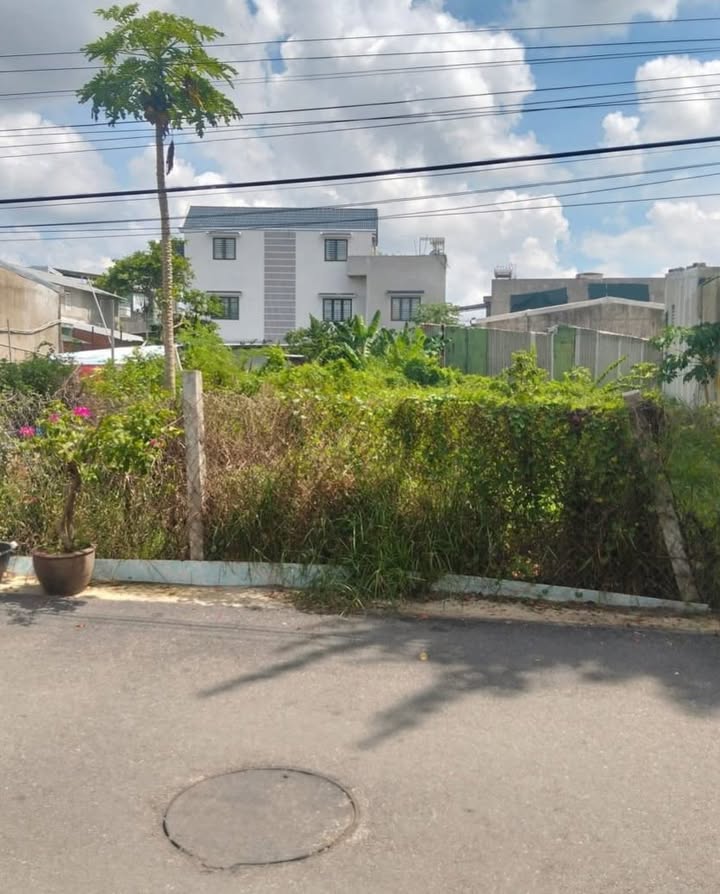 Đất mặt tiền hẻm 363 Nguyễn Trãi, Quảng Ngãi 220m² giá 3.2 tỷ - Cơ hội đầu tư tuyệt vời!