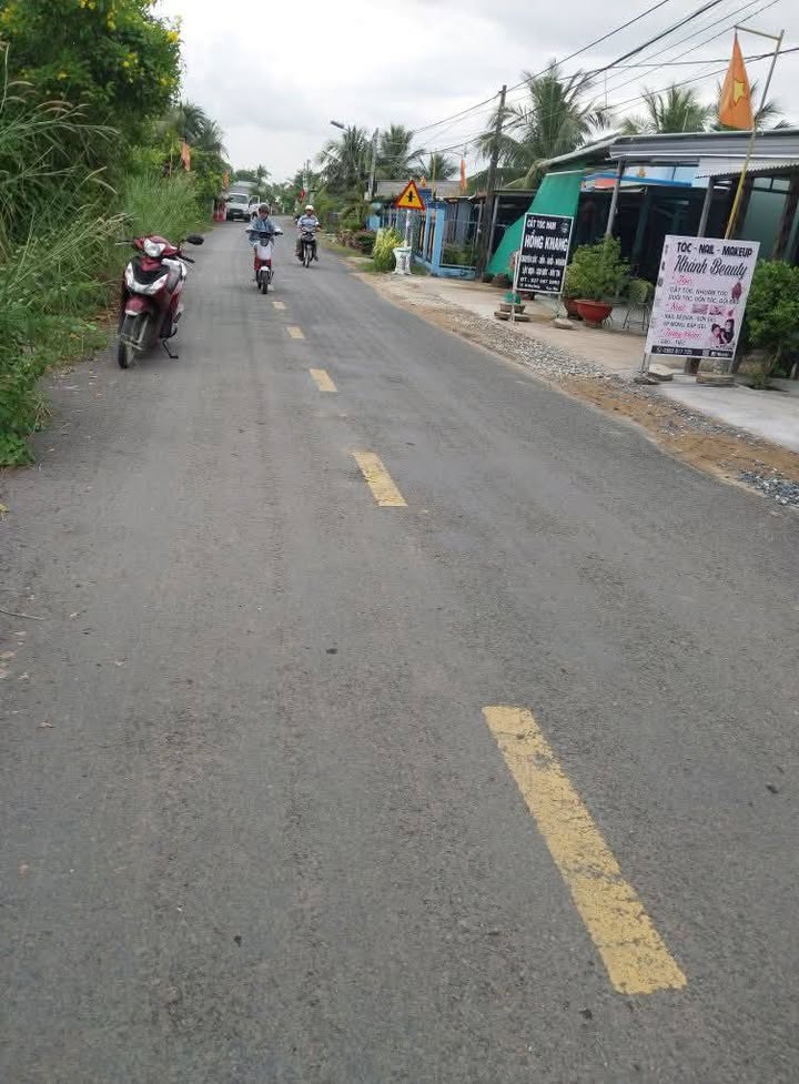 Đất mặt tiền Huyện lộ 02, xã Tân Phước, 310m² giá chỉ 1.2 tỷ - Cơ hội vàng đầu tư!