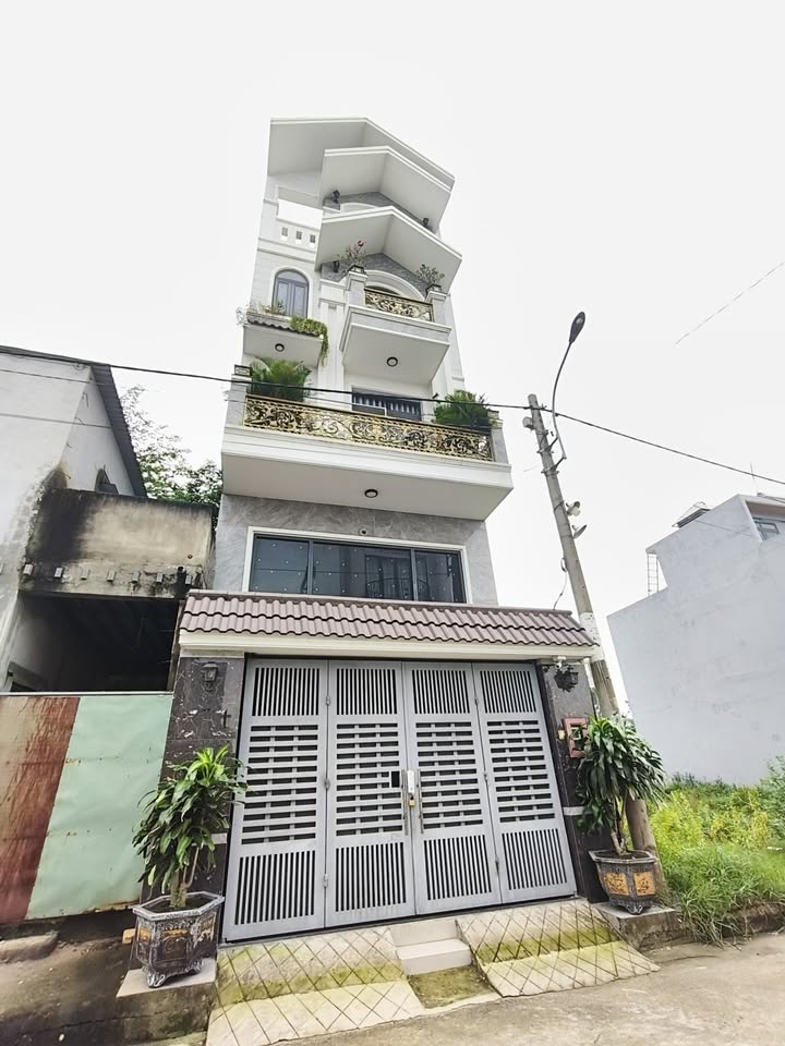 Biệt thự 5 tầng Võ Văn Vân, Bình Chánh 95m² giá 7.5 tỷ - Sang tên ngay!