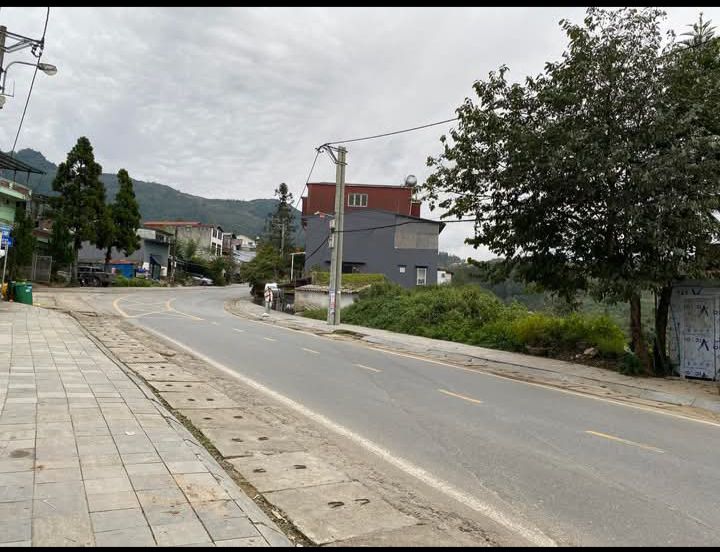 Đất mặt tiền đường Điện Biên Phủ, Sa Pa 400m² giá chỉ 1x tỷ - Cơ hội đầu tư hấp dẫn!