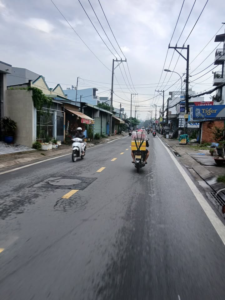 Nhà mặt tiền Đỗ Văn Dậy, Hóc Môn 125m² giá 7.9 tỷ - Kinh doanh sầm uất!