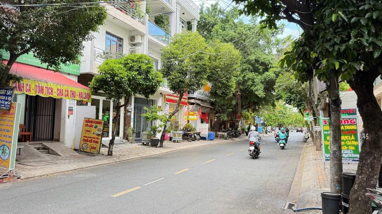 Nhà mặt tiền đường 79, phường Tân Hưng, quận 7 - Diện tích 50m², giá 15 triệu/tháng - Kinh doanh sầm uất!