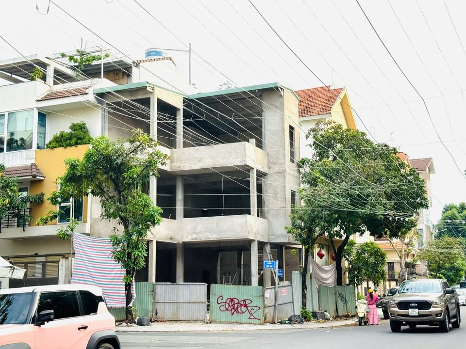 Cho thuê nhà góc 2 mặt tiền tại Phú Nhuận 90m² - Vị trí kinh doanh đắc địa!