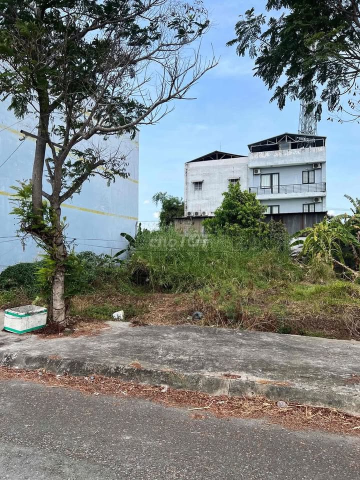 Đất thổ cư 300m² Nguyễn Văn Tạo, Nhà Bè giá 9 tỷ - Cơ hội đầu tư tuyệt vời!