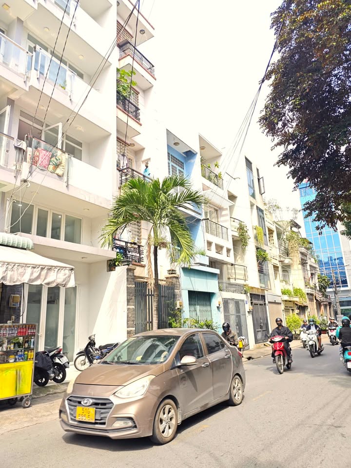 Nhà phố mặt tiền kinh doanh Quận 10, 45m² giá 13.5 tỷ - Cơ hội đầu tư tuyệt vời!