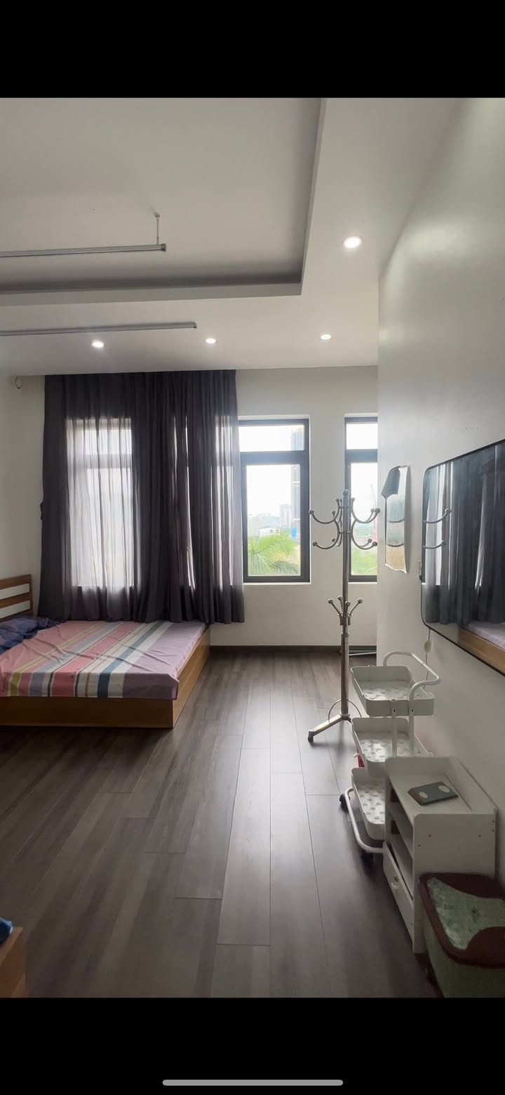 Căn hộ cho thuê 2 phòng tại Bãi Cháy, Hạ Long - Full nội thất, chỉ việc vào ở!