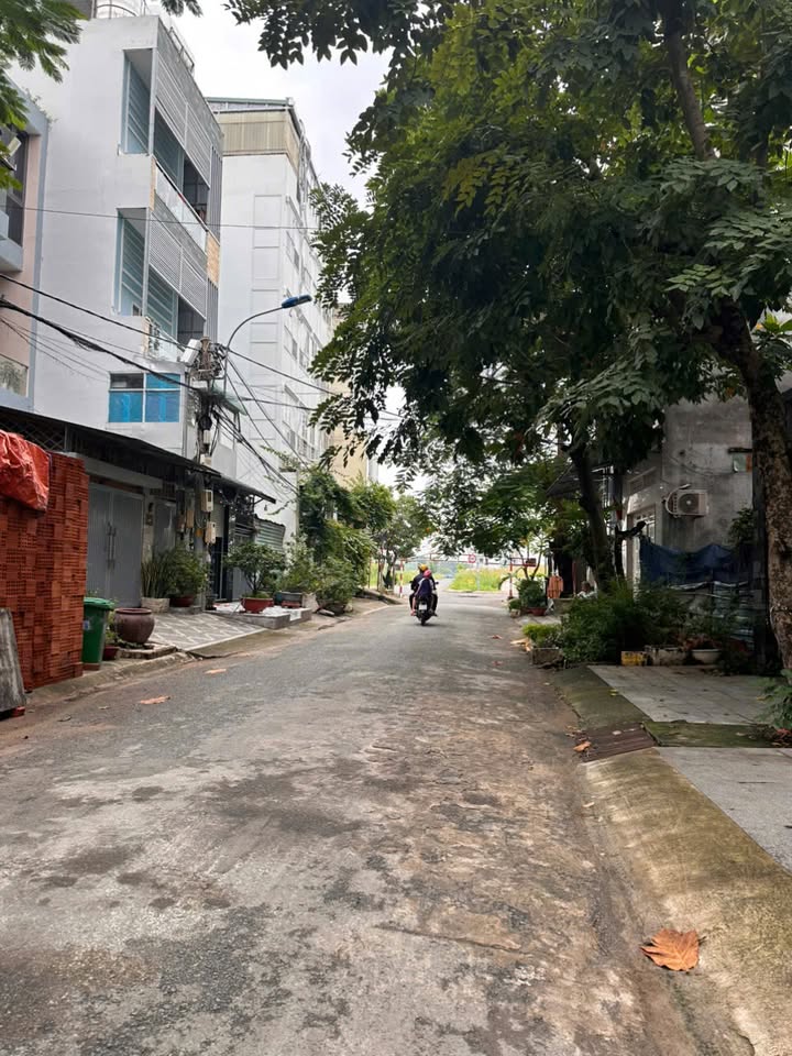 Nhà trọ khu B làng đại học, Phước Kiển, Nhà Bè 200m² giá 19.8 tỷ - Cơ hội đầu tư sinh lời!