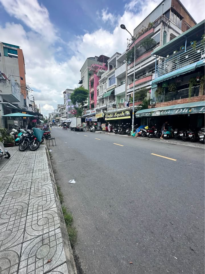 Chính chủ bán CHDV Hẻm ô tô Hoà Hảo, Quận 10 - 5 tầng, 12 phòng - Giá chỉ 8.9 tỷ