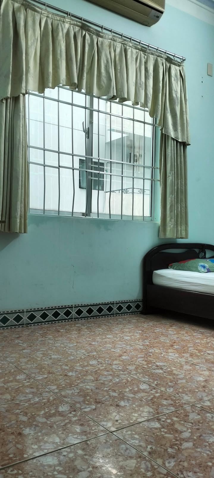 Phòng cho thuê trên đường Nguyễn Thiện Thuật, Nha Trang - Giá chỉ 2.5 triệu/tháng