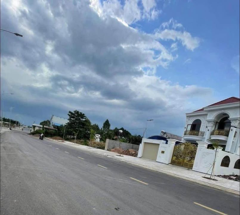 Đất thổ cư đường Hùng Vương, Tân Phú 130m² giá 1.95 tỷ - Cơ hội đầu tư hiếm có!