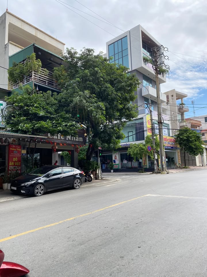 Bán gấp FrontHouse 131m² tại đường Hữu Nghị, phường Chu Văn An - Vị trí đắc địa kinh doanh