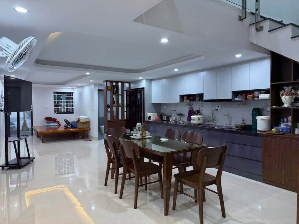 Nhà 2 tầng mặt tiền khu phố 6, phường Vân Phú 93m² giá 3 tỷ - Sẵn sàng vào ở!