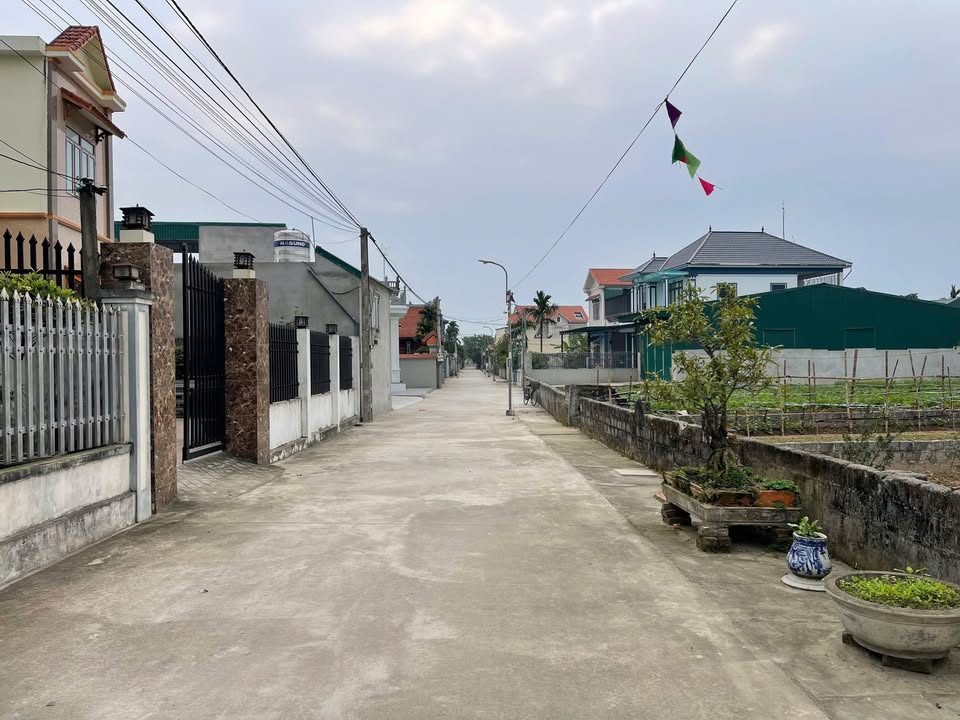 Đất nền Xóm 2, Yên Nhân, Ý Yên, Nam Định 121m² - Lô góc giá tốt, chính chủ bán gấp!