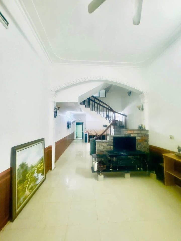 Nhà mặt đường Thư Trung, Hải Phòng 110m² giá 10 triệu - Phù hợp để ở và kinh doanh!