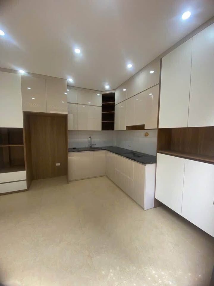 Nhà Trích Sài 22m² giá thỏa thuận - Lô góc, Full đồ, tiện ích bạt ngàn!