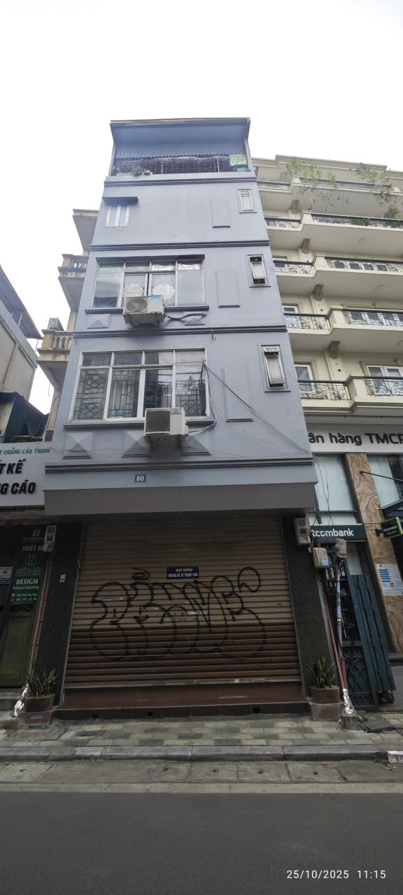 Nhà nguyên căn văn phòng tại Hoàng Cầu 60m² giá 29 triệu - Mặt tiền rộng rãi, thuận tiện!