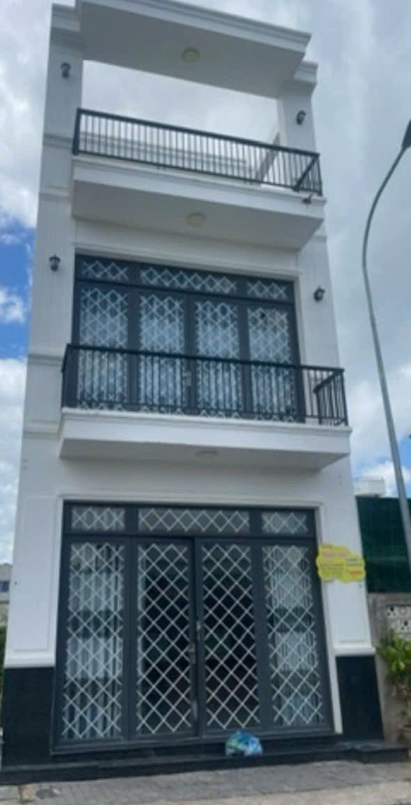 Nhà đẹp Long Xuyên 66.8m² giá 3 tỷ - Sẵn nội thất, ô tô vào tận nhà!