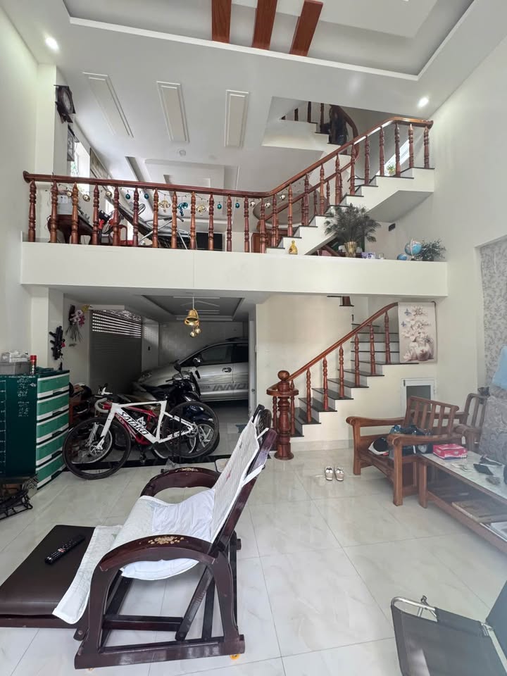 Nhà 3 lầu góc 2 mặt tiền hẻm ô tô tránh nhau đường Lê Phụng Hiểu, Vũng Tàu 51m² giá 7.2 tỷ - Không thể bỏ lỡ!