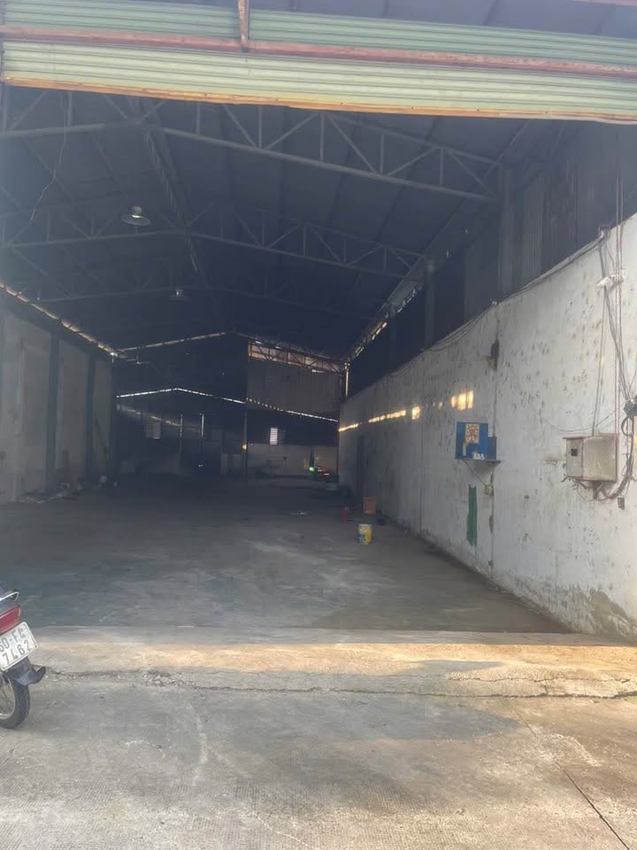 Cho thuê xưởng 700m² phường Long Bình, Biên Hòa - Vị trí thuận lợi, giá chỉ 15 triệu/tháng!