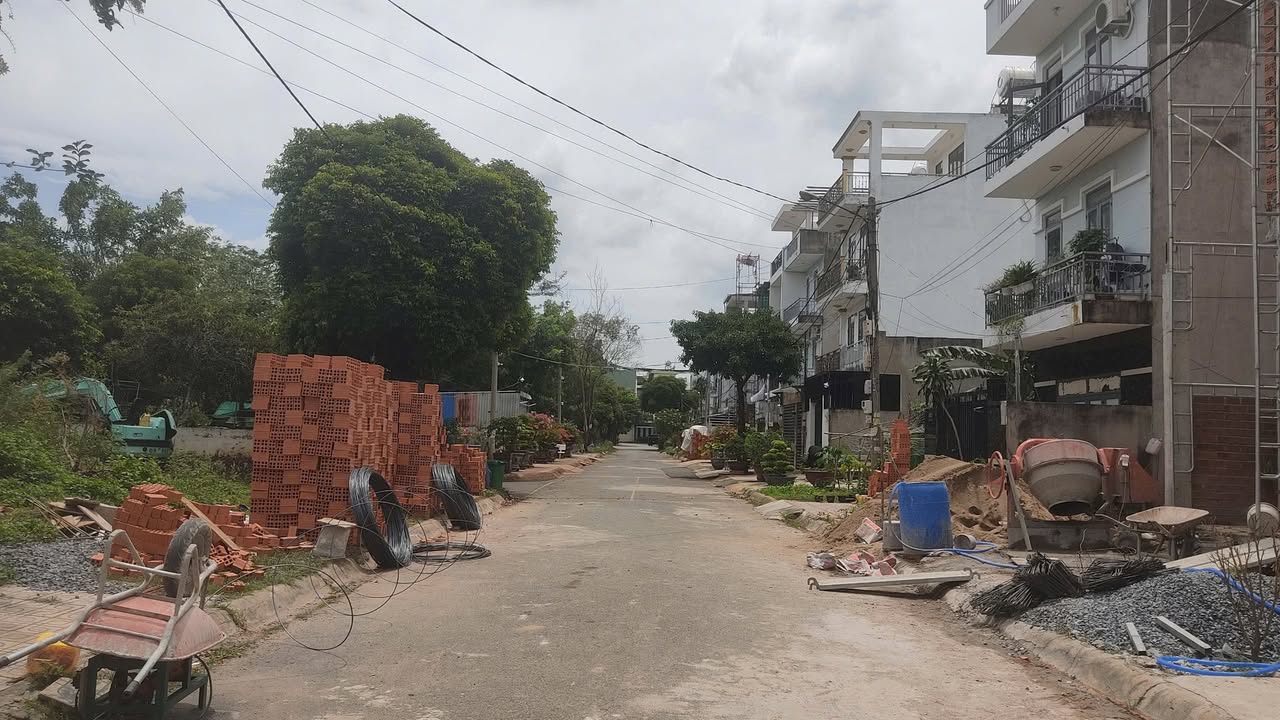 Đất nền Gò Cát, Phú Hữu, 300m² giá 12 tỷ - Đầu tư sinh lời tuyệt vời!