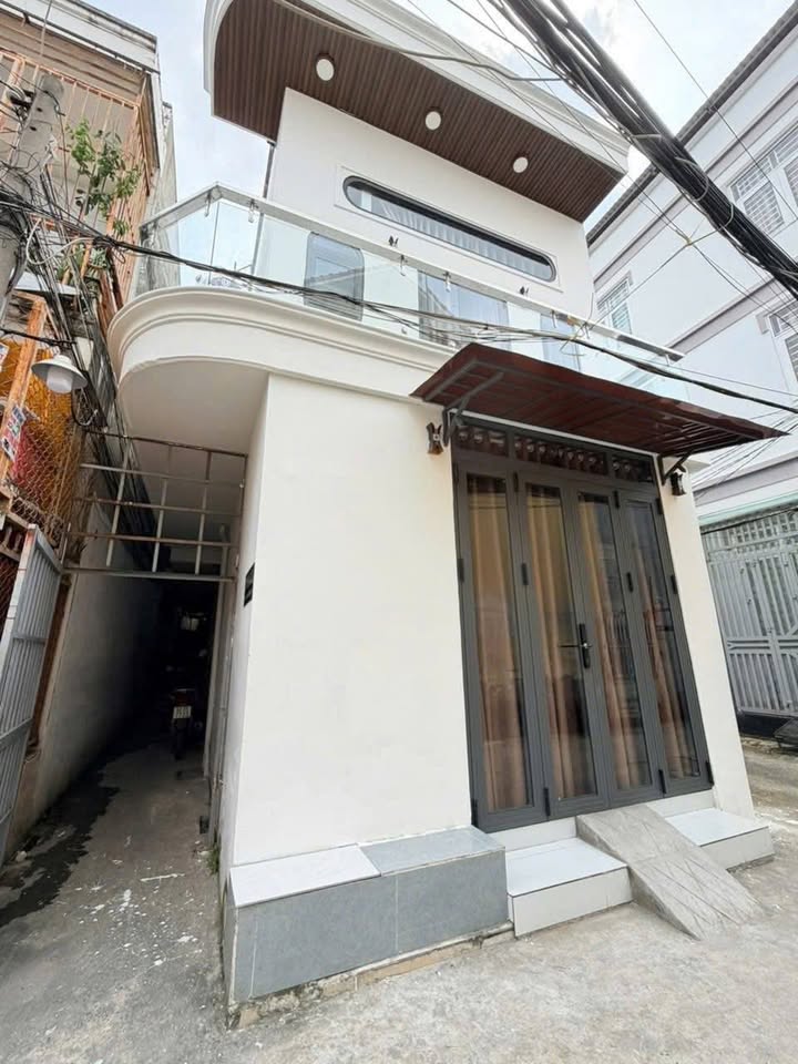 Nhà nguyên căn 2 phòng hẻm Huỳnh Tấn Phát, quận 7, 35m² - Giá thuê chỉ 10 triệu/tháng!