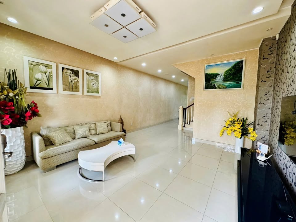 Nhà phố cho thuê KDC Himlam Tân Hưng Q7 100m² - Đầy đủ nội thất, chỉ việc vào ở!