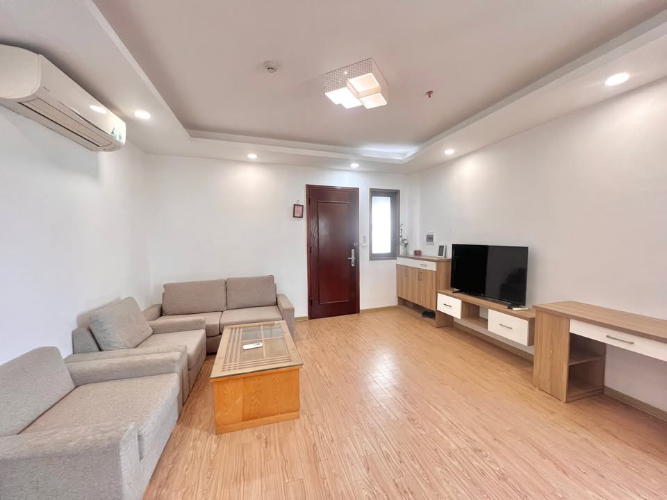 Căn hộ 1 ngủ 90m² tại Yên Phụ - Tây Hồ - Full nội thất, chỉ cần vào ở ngay!