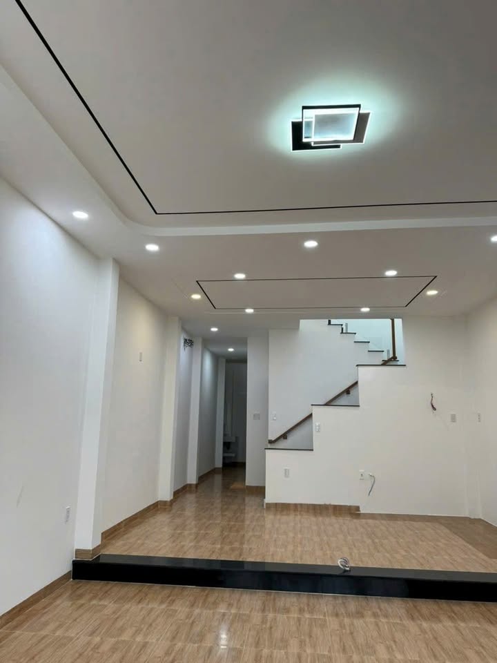 Nhà cho thuê Mặt Tiền Phường Bắc Nha Trang 100m² - Gần Biển, Giá 10 triệu/tháng