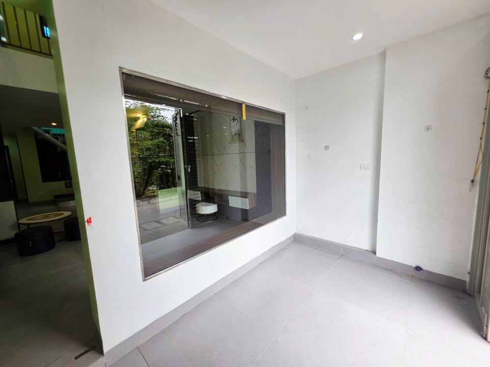 Nhà 2 tầng mặt đường Hàm Nghi, Đông Hương 70m² giá 3 tỷ - Full nội thất, sẵn sàng ở ngay!