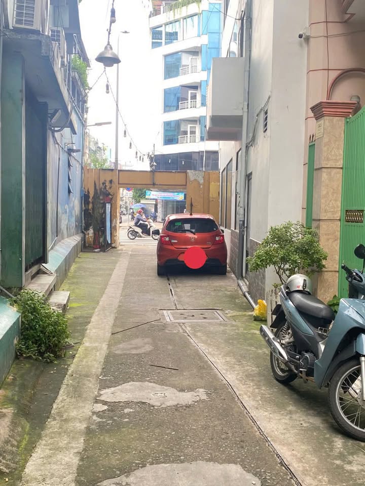 Nhà riêng Nguyễn Văn Cừ Quận 1 - 20m² giá 3 tỷ - Hẻm ô tô vào tận nơi!