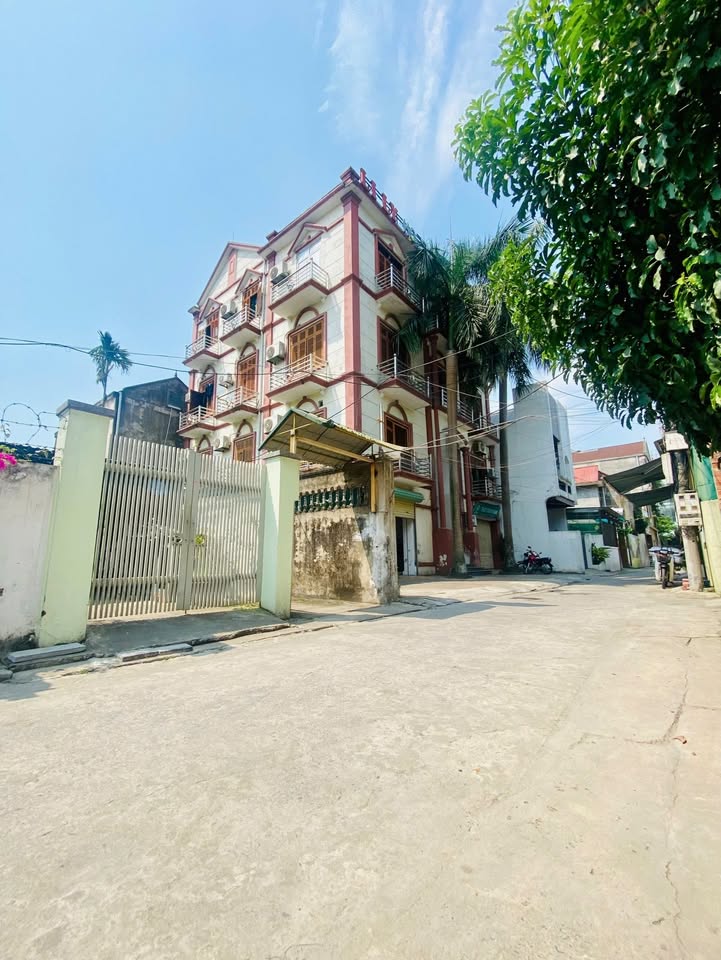 Bán tòa căn hộ mini Nguyễn Văn Cừ, Vinh 200m² giá 16 tỷ - Đầu tư sinh lời ổn định!