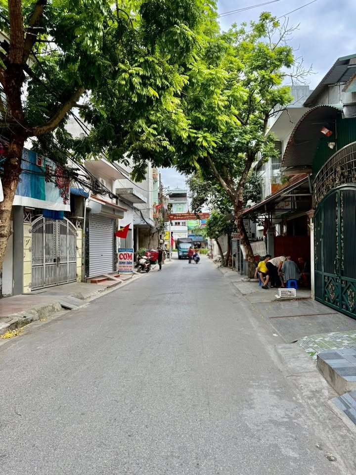 Bán đất tặng nhà mặt đường Phan Trứ, Kiến An 82m² giá 4.35 tỷ - Đầu tư sinh lời lý tưởng!