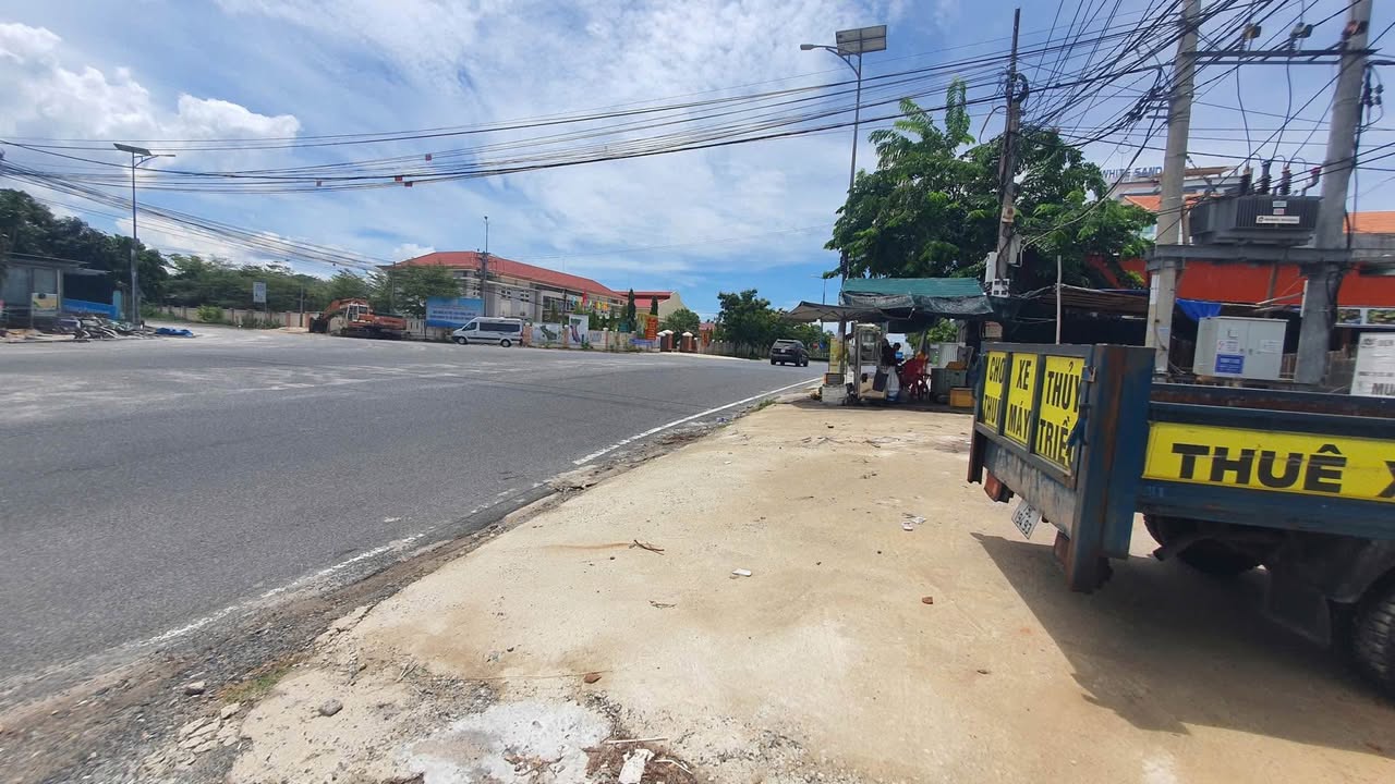 Đất nền 1750m² đường Đinh Tiên Hoàng, Cam Hải Đông - Pháp lý sổ đỏ, giá chỉ 30 tỷ!