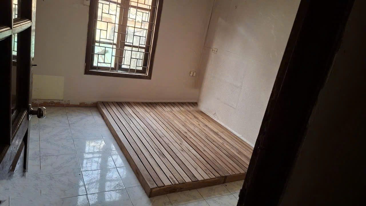 Nhà cho thuê tại Ngõ 9 Nguyên Hồng, Giảng Võ, 30m² giá 6.5 triệu - Bàn giao ngay!