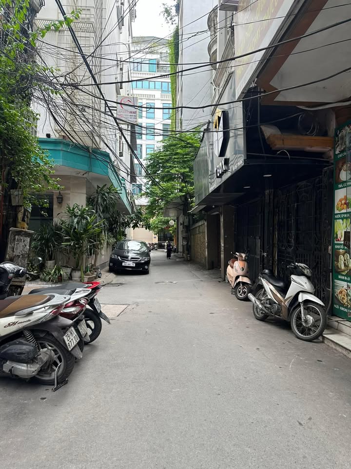 Đất phân lô Nguyên Hồng Đống Đa 45m² giá 16 tỷ - Lô góc ô tô thuận tiện!