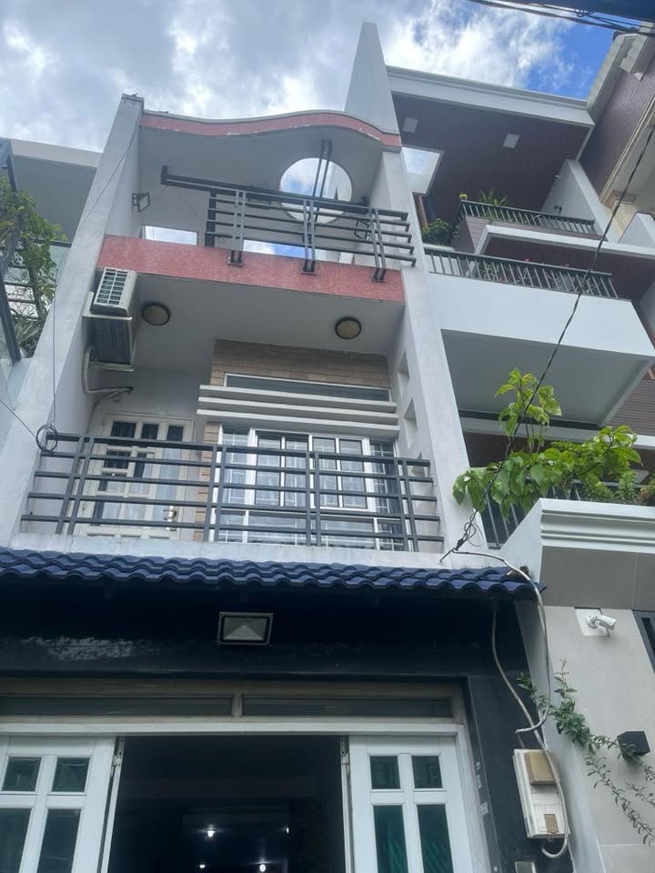 Nhà mặt tiền Nguyễn Sơn, 60m² giá 9 tỷ - Khu dân trí cao, sổ hồng riêng!