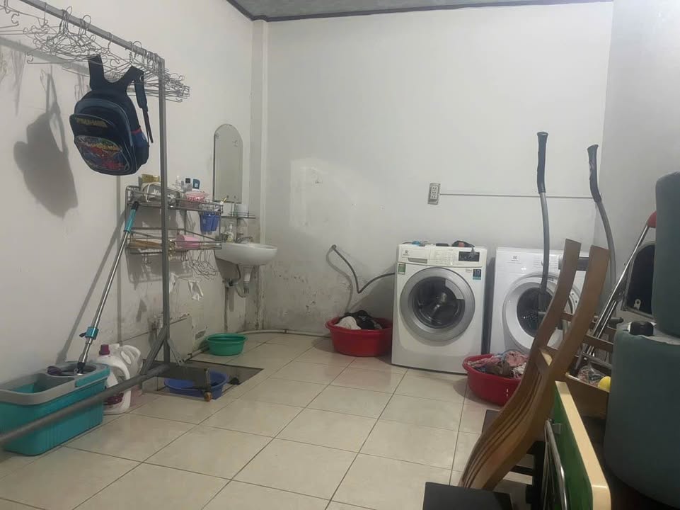 Nhà phố Tân Thạnh, Tam Kỳ 126m² giá 2.2 tỷ - Bán gấp, tặng nhà!