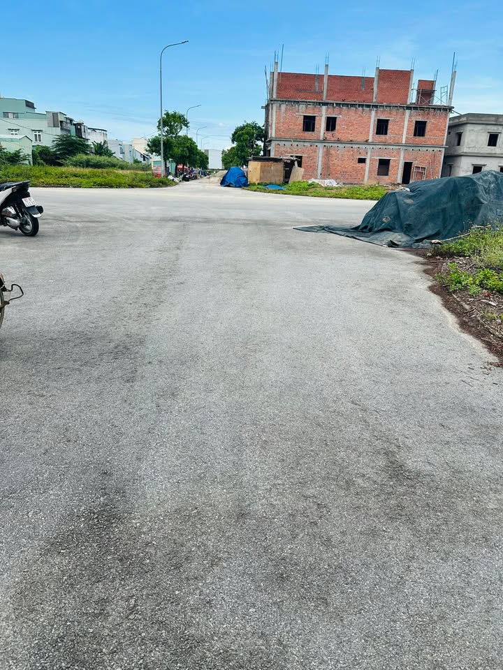 Đất nền Khu tái định cư Tây Bắc Tân Thạnh 95m² giá 1.8 tỷ - Sổ hồng công chứng ngay!