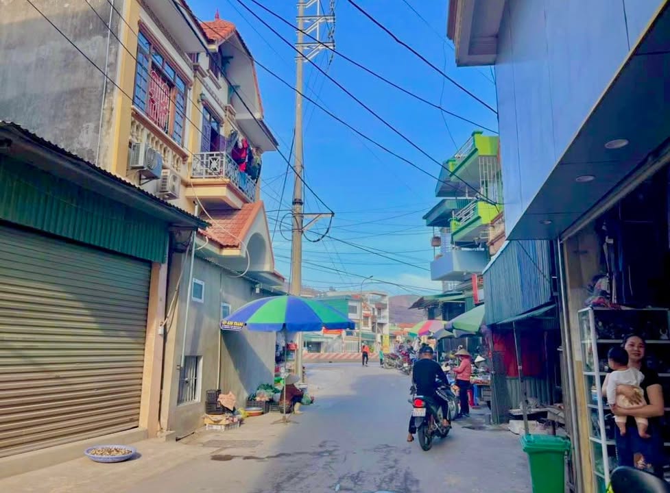 Đất mặt ngõ chợ Hải Sản Đại Yên, 54m² giá chỉ 2 tỷ - Tặng nhà cấp 4!