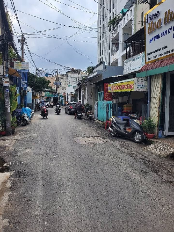 Nhà mặt tiền Lý Thánh Tông, Tân Phú 70m² giá 8.9 tỷ - Kinh doanh sầm uất!