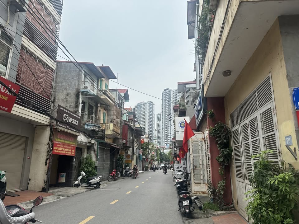 FrontHouse Hoàng Công Chất 36m² giá 12 tỷ - Mặt tiền kinh doanh đắc địa!