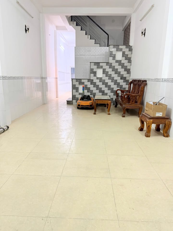 Nhà cho thuê hẻm 4m Nguyễn Văn Quá, Q12, 72m² - Giá chỉ 9 triệu/tháng!