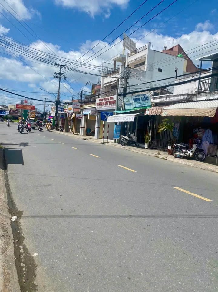 Nhà bán Phường 5, TP Bến Tre 27m² giá 690 triệu - Sổ đỏ chính chủ, hẻm thông thoáng!