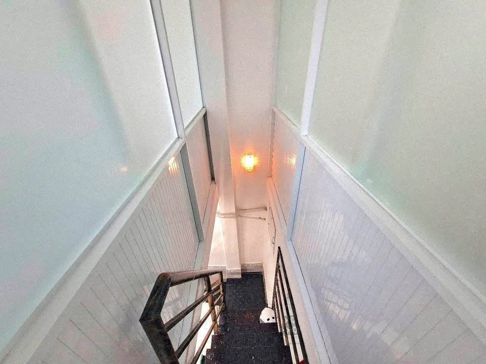 Nhà riêng Huỳnh Tấn Phát Quận 7, 20m² giá 850 triệu - Nhà còn mới 90%!