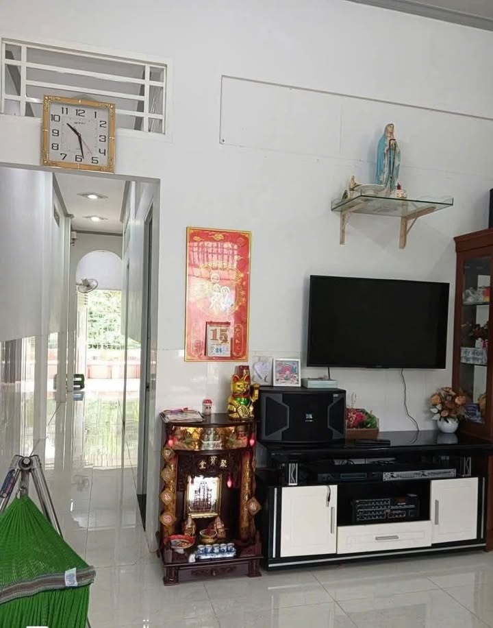 Nhà bán tại Bình Thủy, Cần Thơ 80m² giá 1.65 tỷ - Sân đậu xe thoải mái!