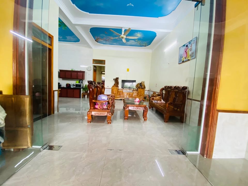 Nhà phố tại xóm 7, thôn Trung Môn, Yên Sơn 108m² giá 2.7 tỷ - Cơ hội cho chủ nhân mới!