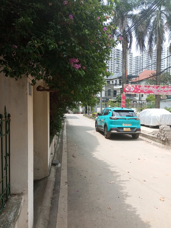 Đất Trâu Quỳ, Gia Lâm 60m² giá 4 tỷ - Ô tô đỗ cửa, tặng nhà 2 ngủ!